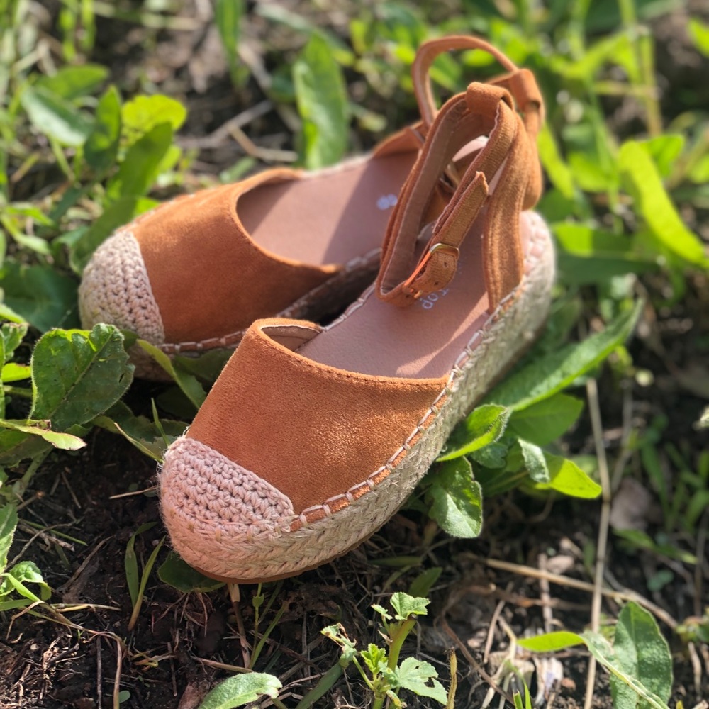 Kids closed toe espadrilles